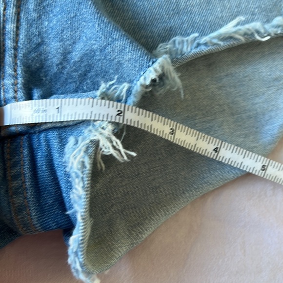 EUC H&M High Rise Denim 2” Inseam Shorts - Picture 5 of 6